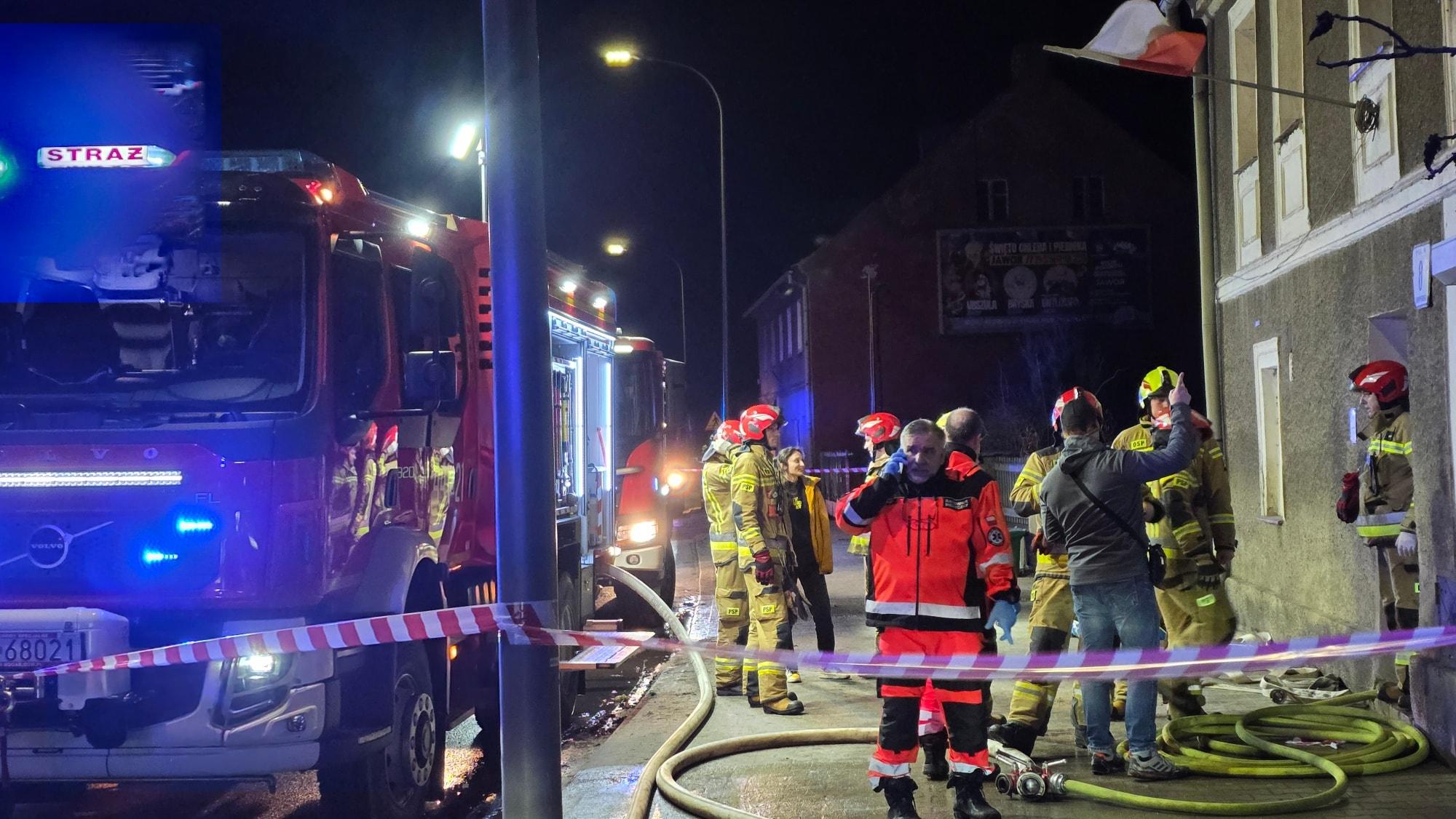 Tragiczny pożar w Jaworze. Jedna osoba nie żyje, dwie zostały ranne [AKTUALIZACJA]