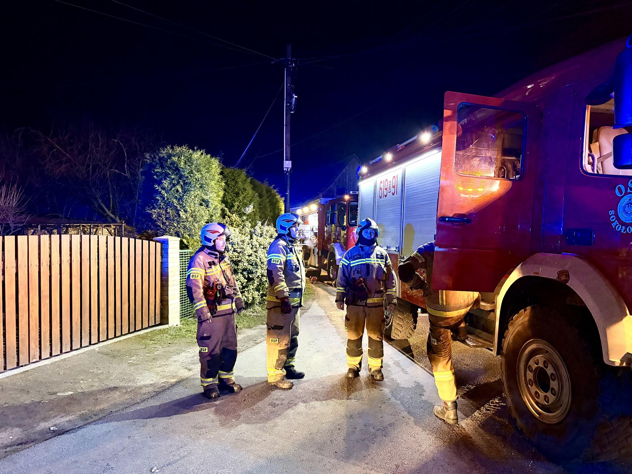 Nocny dramat w powiecie złotoryjskim! Dwie osoby nie żyją po pożarze domu