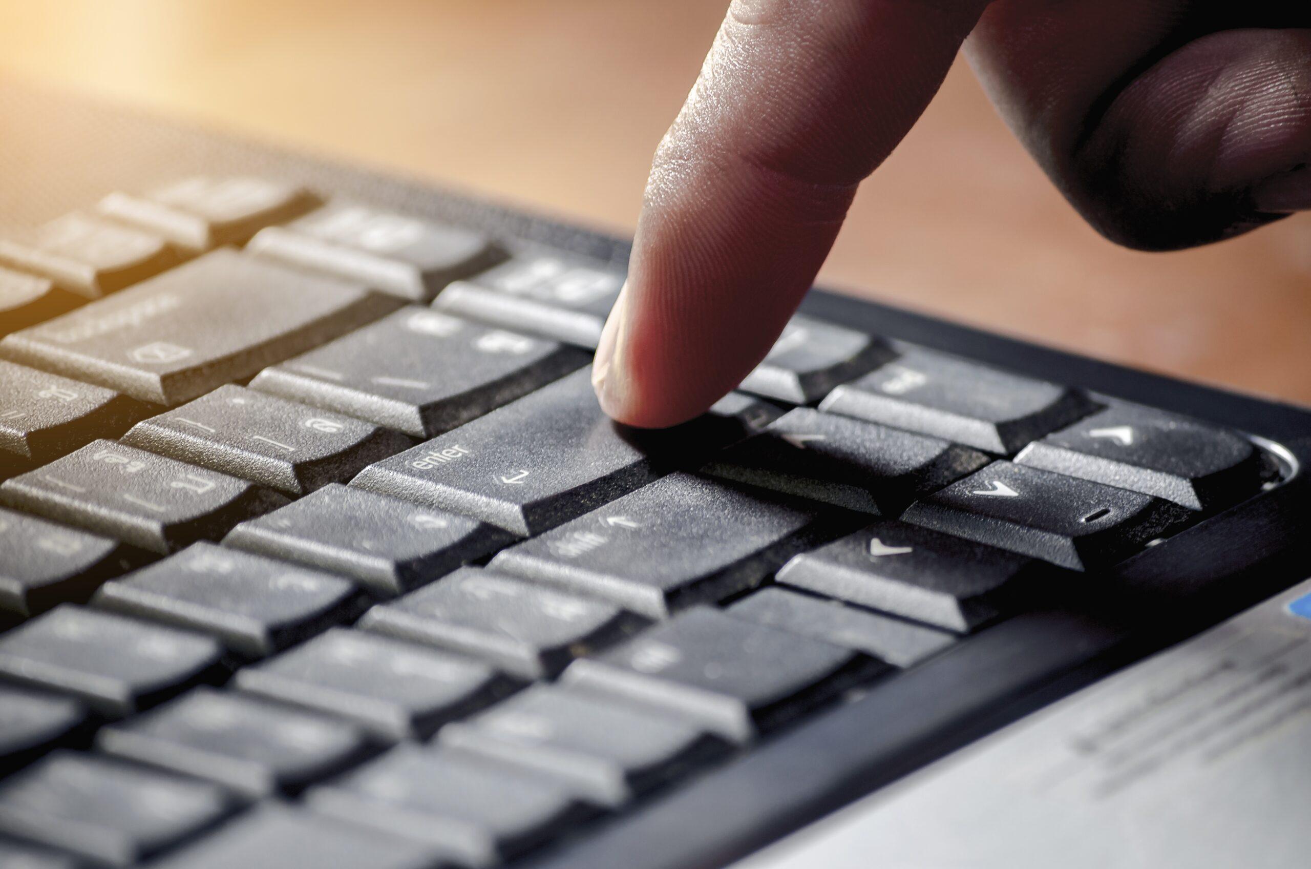 Chciał sprzedać siewnik przez internet, oszukali go na 13 tys. złotych