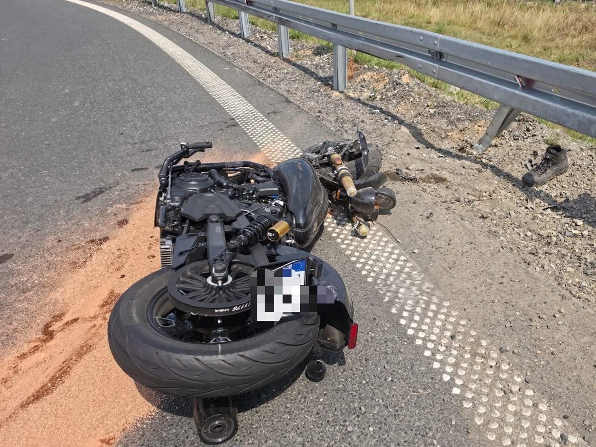 Poważny wypadek na łączniku A4 i S3. Motocyklista trafił do szpitala, lądował śmigłowiec LPR