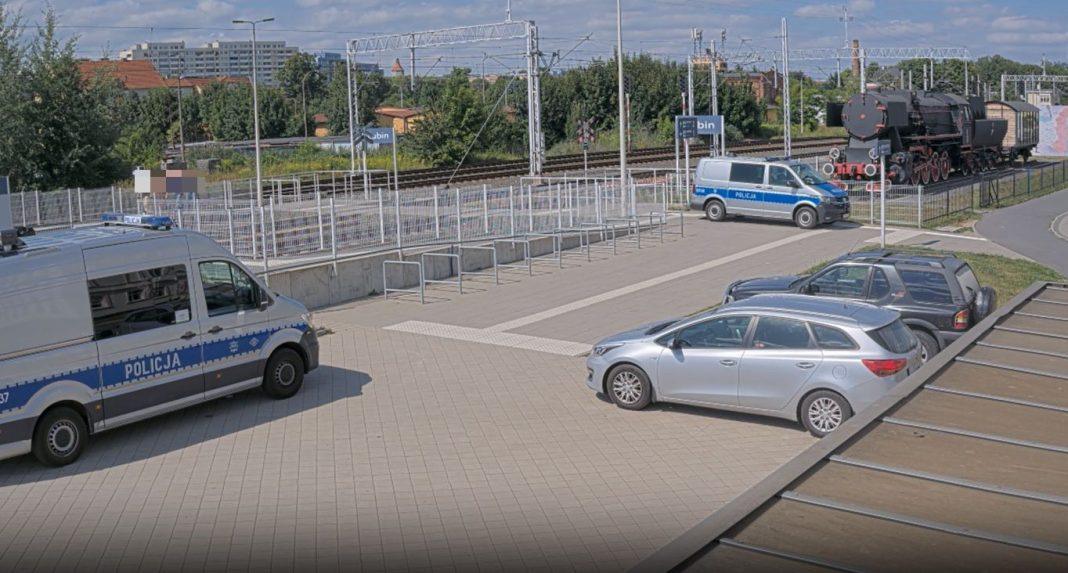 Tragedia na torach. Pociąg śmiertelnie potrącił kobietę. Utrudnienia w ruchu pociągów