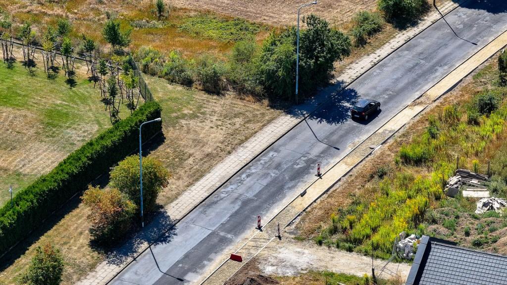 Kolejne dwa kilometry ścieżki rowerowej w Legnicy. Trasa poprowadzi aż do granic miasta
