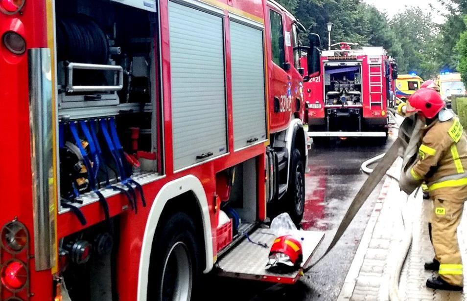 Pożar w pokoju dziecięcym w Legnicy! Dwumiesięczne niemowlę i 10-latek trafili do szpitala