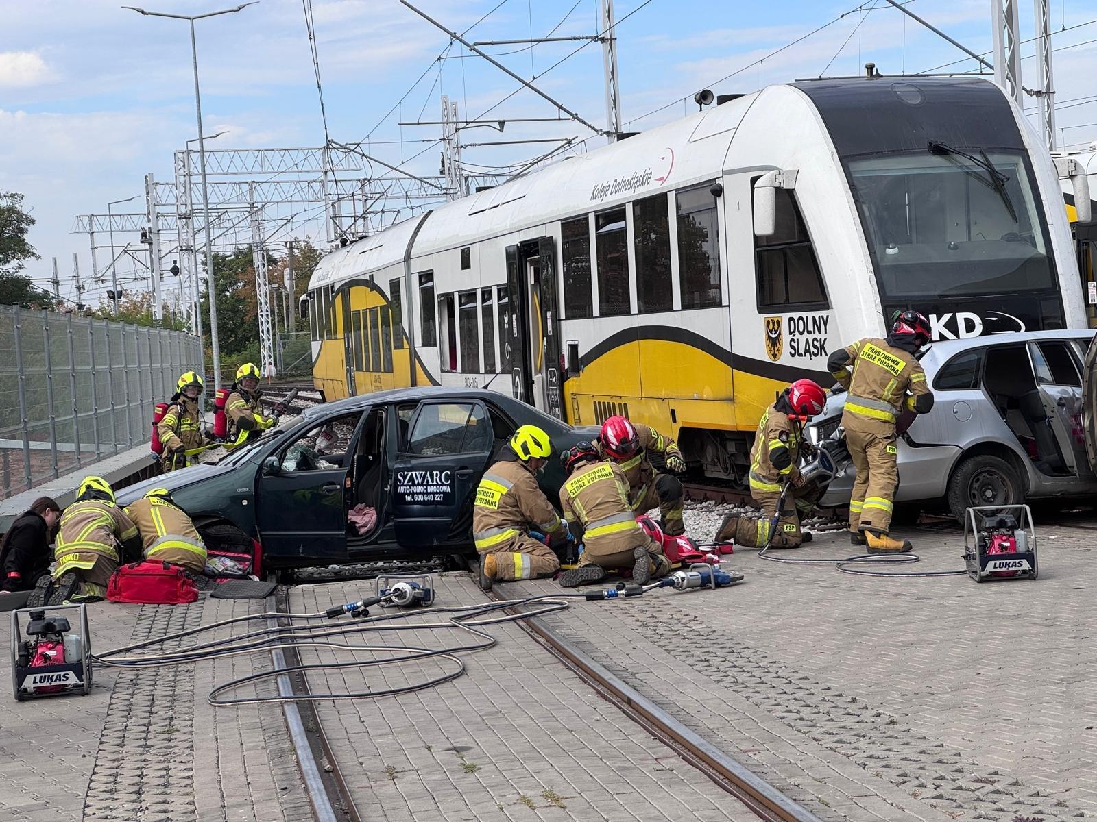 Pożar, wypadek na przejeździe kolejowym i zagrożenie chemiczne – działo się w bazie Kolei Dolnośląskich!